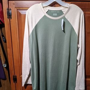American Eagle long sleeve T
